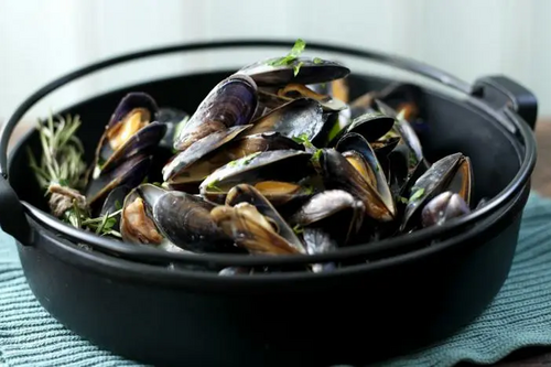 Image courtesy of BBC Moules Mariniére